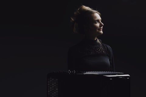 VIVIANE CHASSOT · AKKORDEON solo · Folk Flow